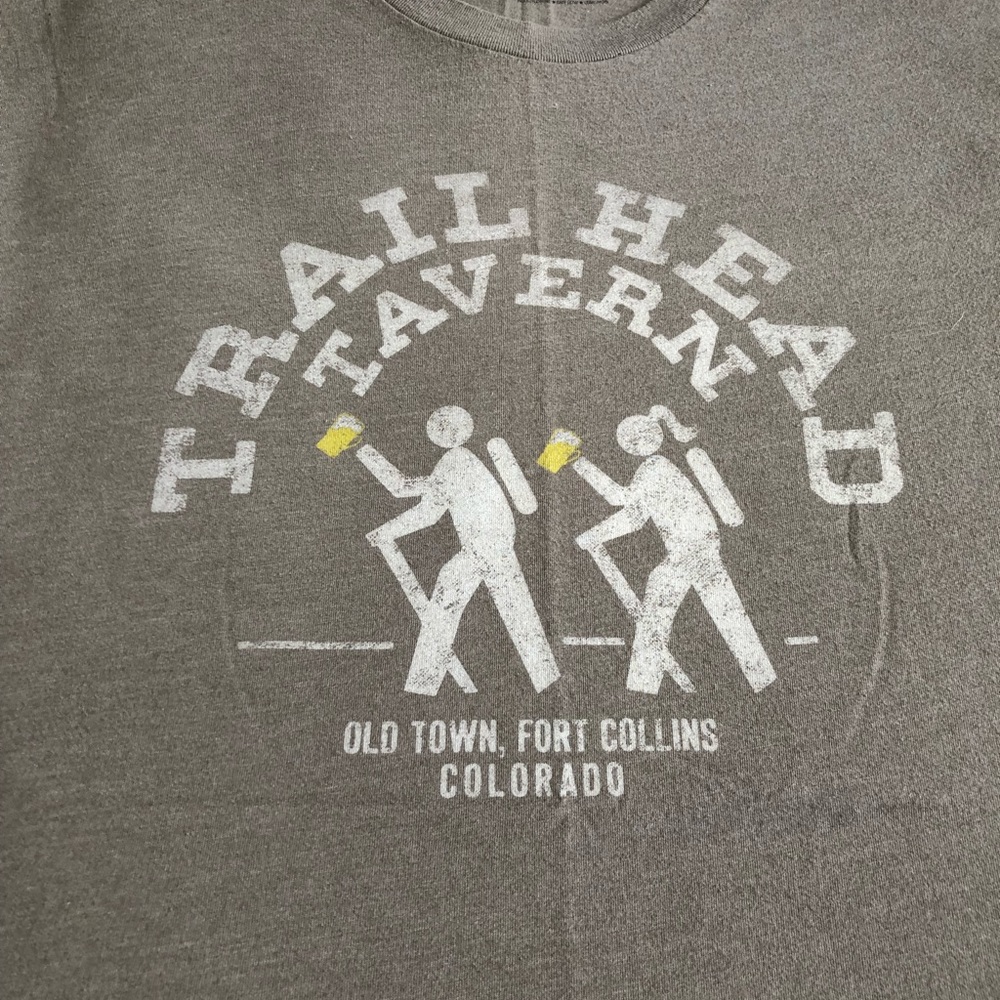 XL Dive Bar shirt